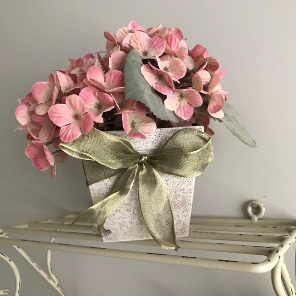 Vintage Other - Hydrangea flower pot artificial decor
